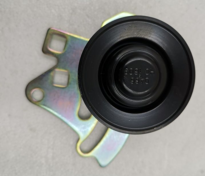 TENSIONER PULLEY 04175031 04175633 04175647 04103377 fit for deutz