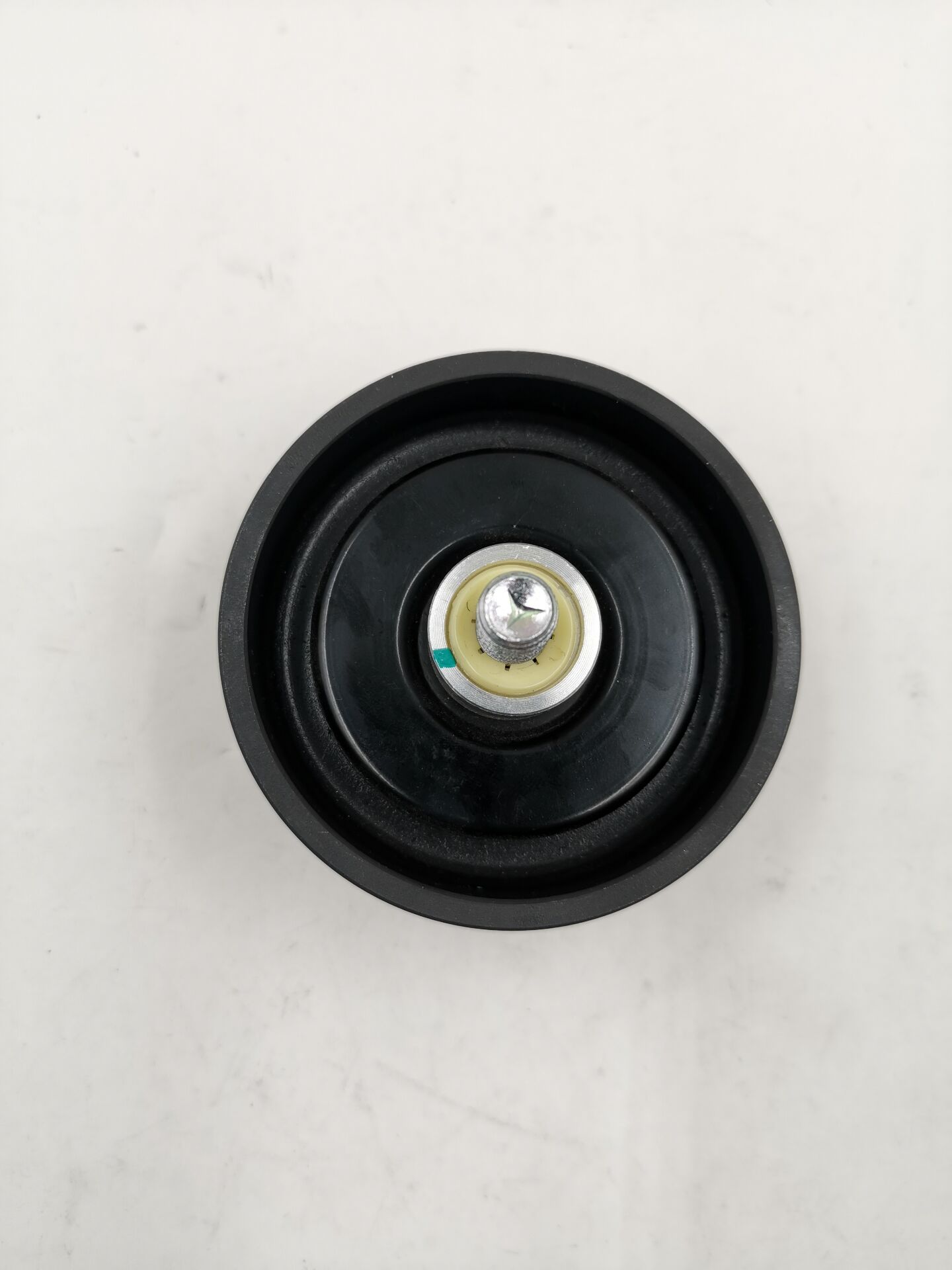 04901801 FIT FOR DEUTZ TENSIONER PULLEY