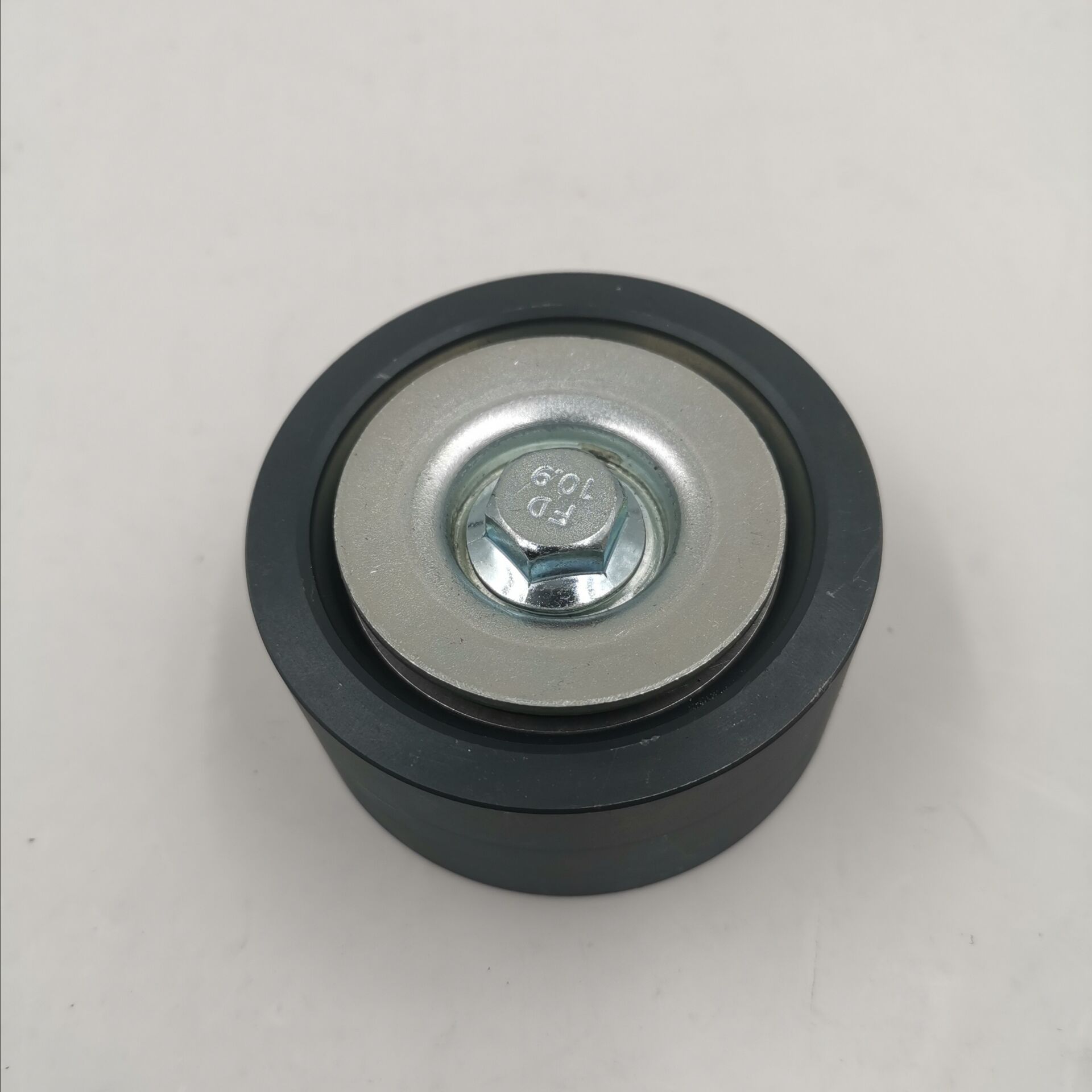 TENSIONER PULLEY 04126623 FIT FOR DEUTZ