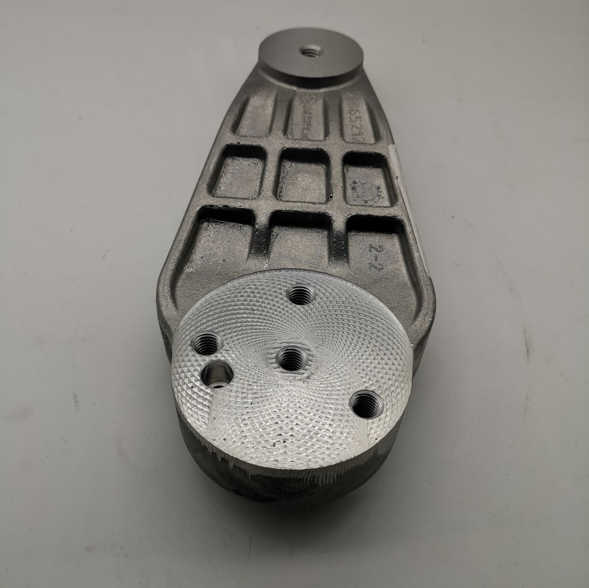 BELT TENSIONER BRACKET 21865212 FIT FOR VOLVO