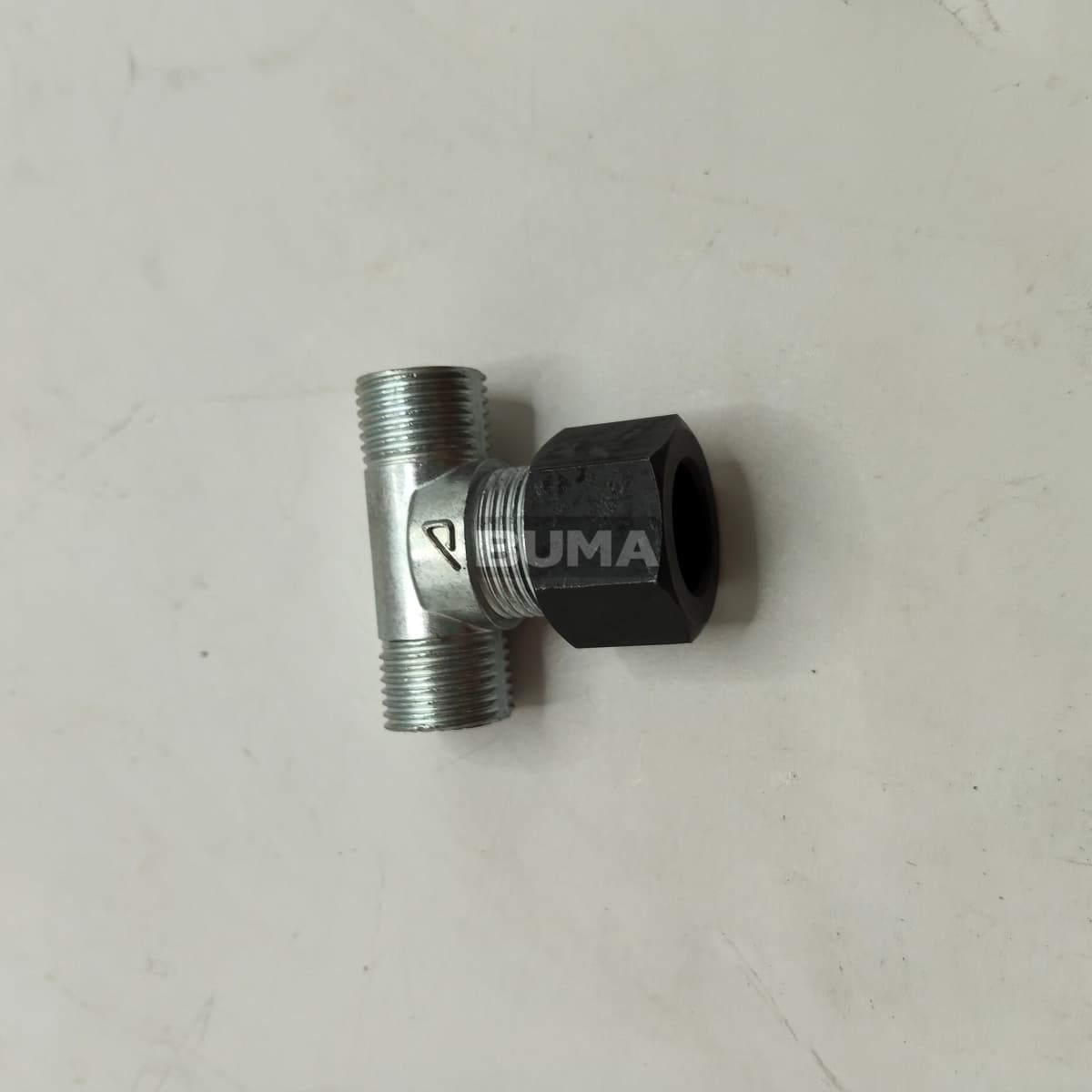AR85618 Fuel Return Line Tee Fitting For John Deere